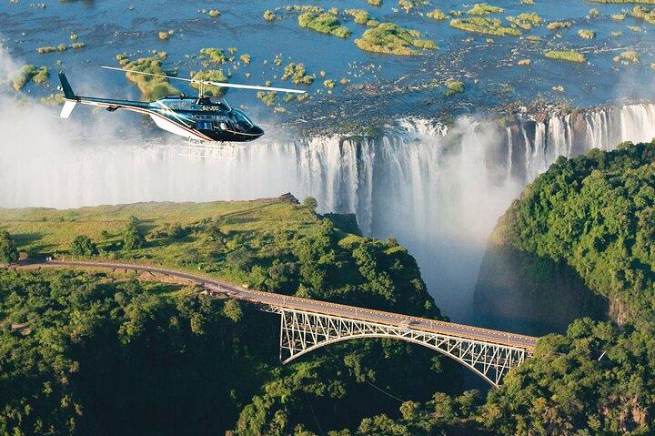 Victoria Falls : Scenic Day Tour, Lunch & Helicopter Flight