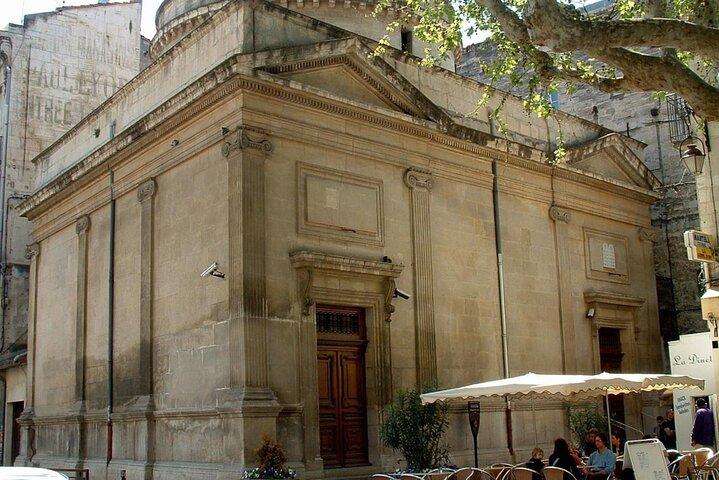 Avignon Self-Guided City Walking Tour & Scavenger Hunt