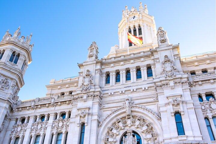 Madrid Scavenger Hunt and Sights Self-Guided Tour