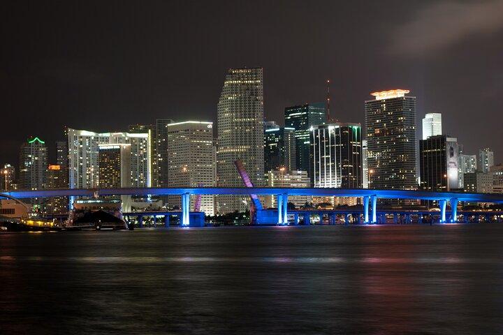 Miami: Adults Only Party Cruise with Two Drinks Included