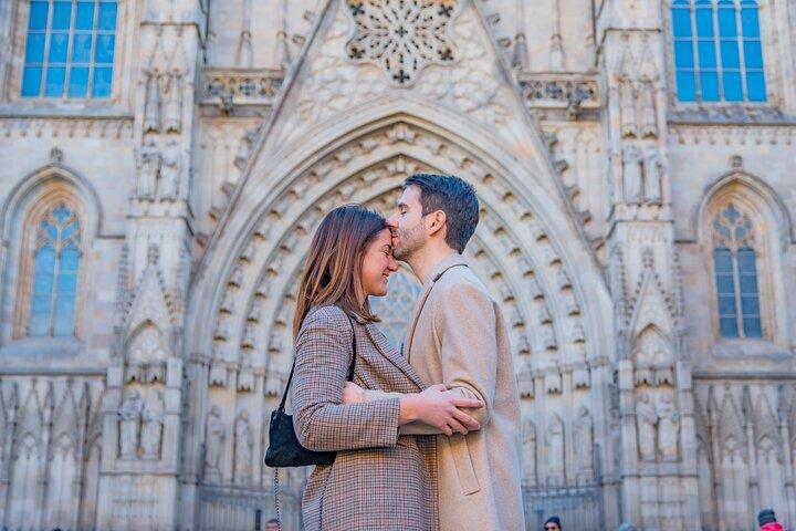 Barcelona: Professional Photoshoot at Gothic Quarter