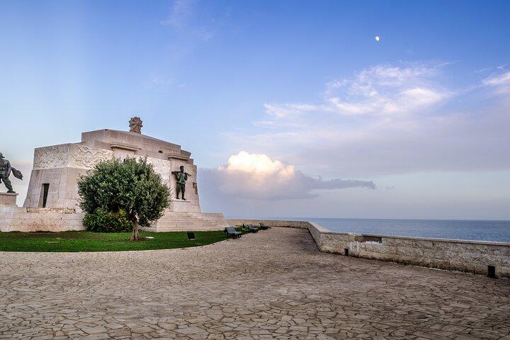 1 hour Calessino/Tuk tuk Tour to Syracuse or Ortigia Island
