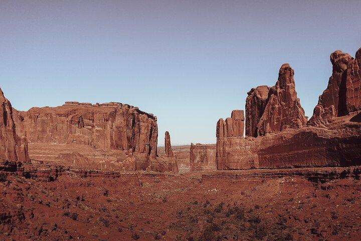 3-Hours Sunset Arches National Park 4X4 and Highlights Tour