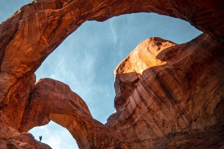 3-Hours Sunset Arches National Park 4X4 and Highlights Tour