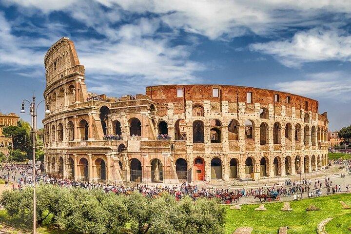 Colosseum Guided tour and Access to Roman Forum Palatine Hill