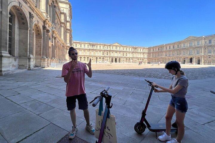 Paris City Tour by E-Scooter with Fun Guide (Small groups)