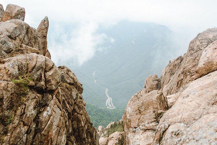 Private Van to Mt Seorak, Sokcho, Naksansa & more (Up to 14 pax)