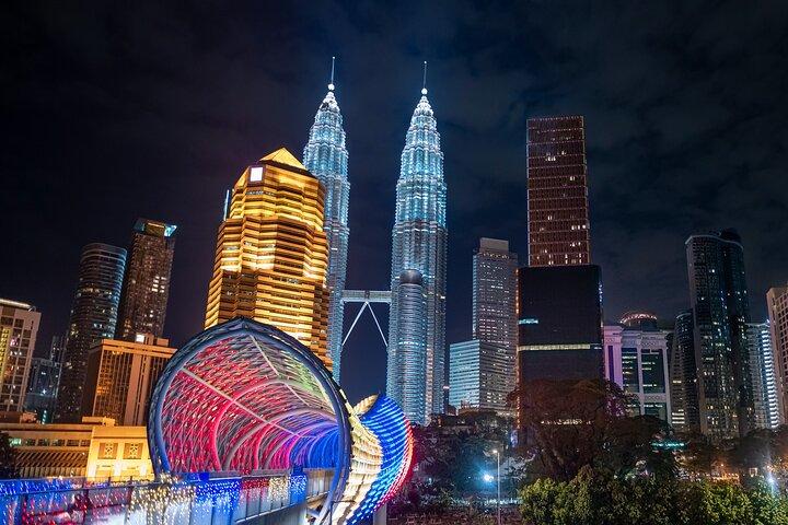 Kuala Lumpur Night Tour With Lake Symphony & Saloma Bridge