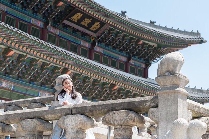 Flexible Private Van Tour in Seoul by Experts