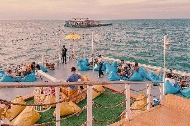 Pattaya Tappia Floating Cafe Ticket with Boat Transfer