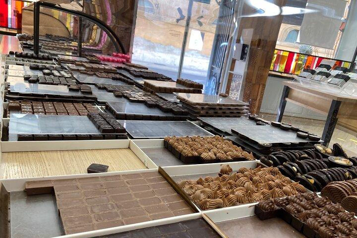 2-Hour Foodie Tour with 10 Tastings in Aix-en-Provence