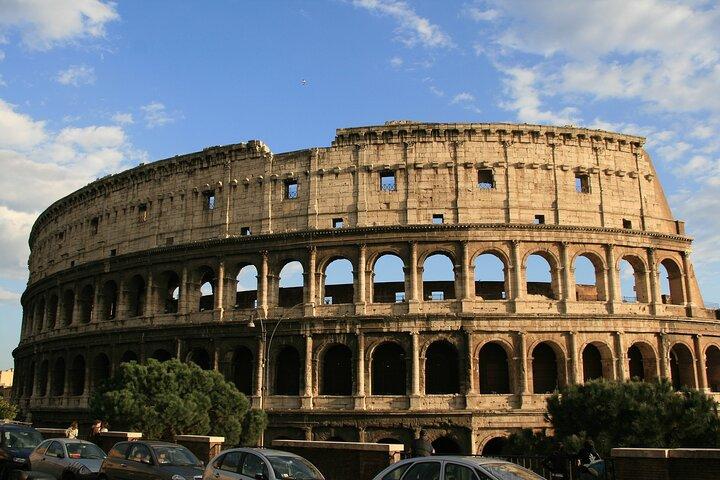 Essential of Rome in 1 Day: Vatican Musems & Colosseum