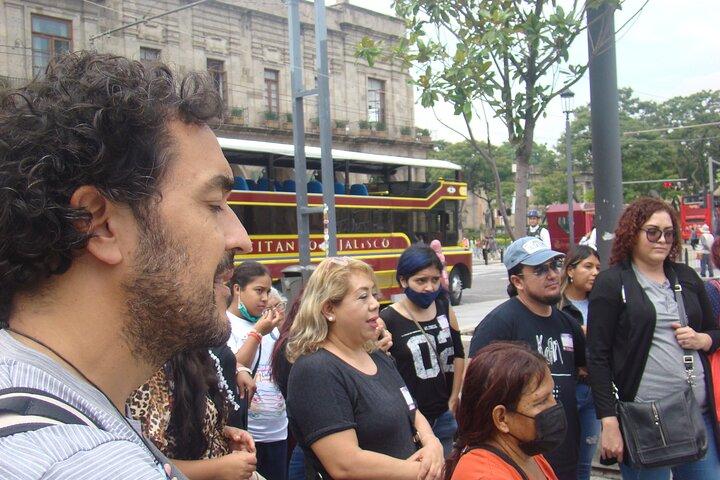 Unmissable Walking Tour with Naomi in Guadalajara