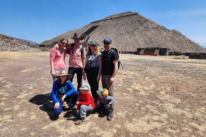 Hot Air Balloon Ride & tour in Teotihuacan + La Gruta