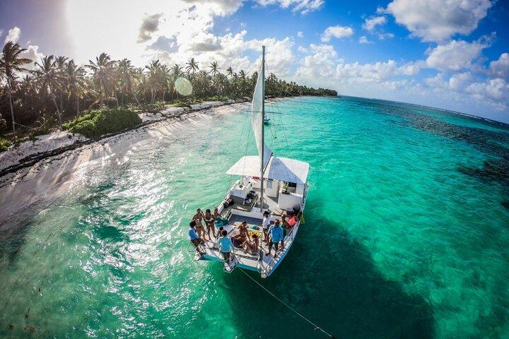 Tropical Punta Cana Booze Cruise – Snorkel, Sandbar & Party Vibes
