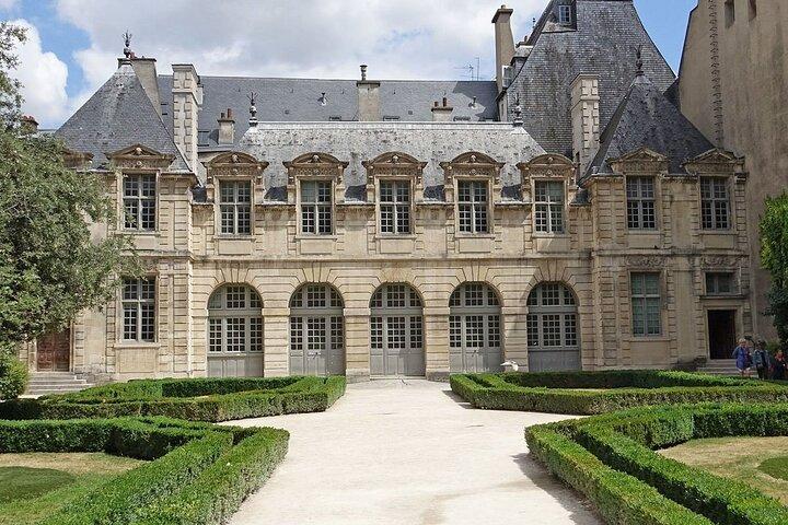 Paris Private First-Timers Tour: Iconic Landmarks & Crêpes