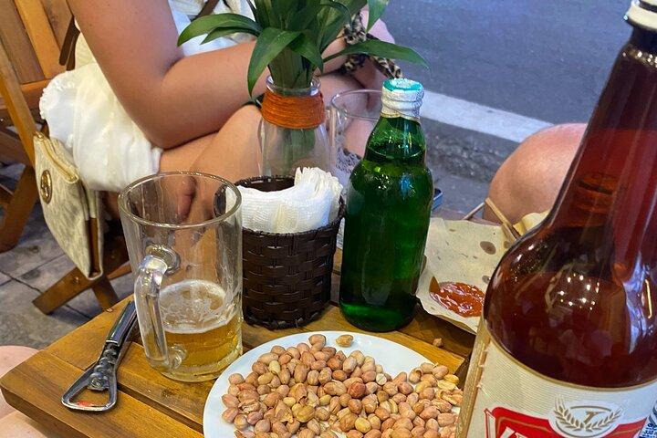 Hanoi Local Fresh Beer and Culinary Tour with Train Street Visit