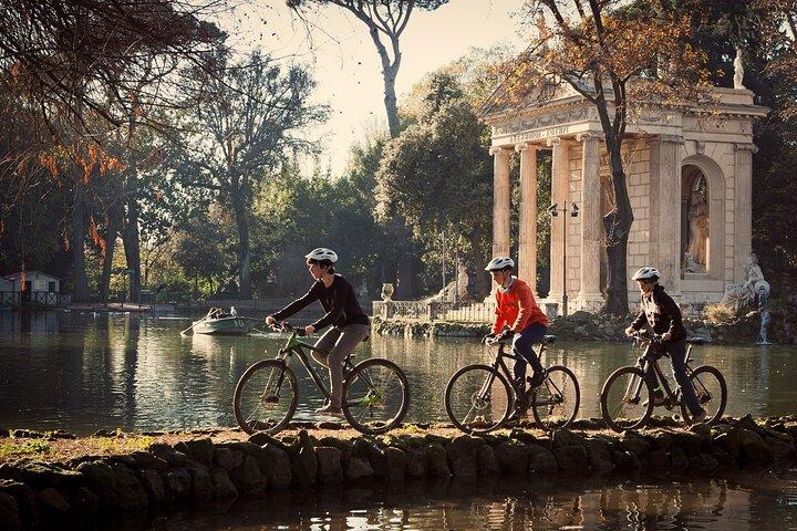 Highlights & Hidden Gems Tour with Top E-bike
