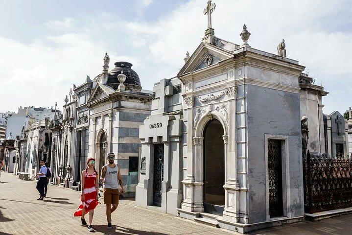 Recoleta & Cemetery for curious people