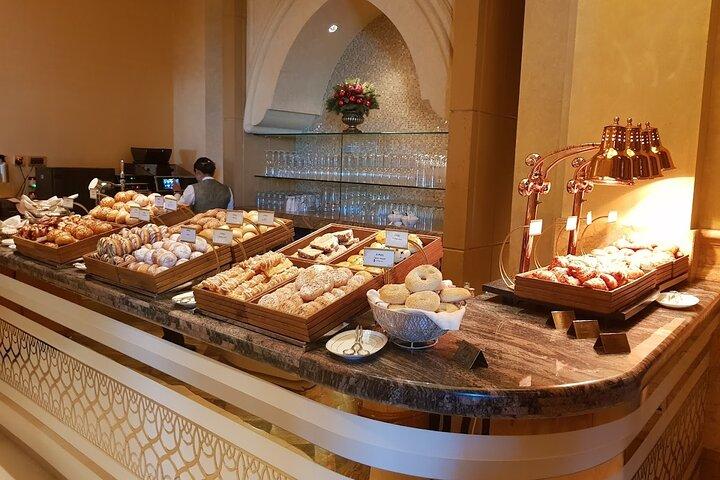 Private City Tour Abu Dhabi With Dinner At Emirates Palace