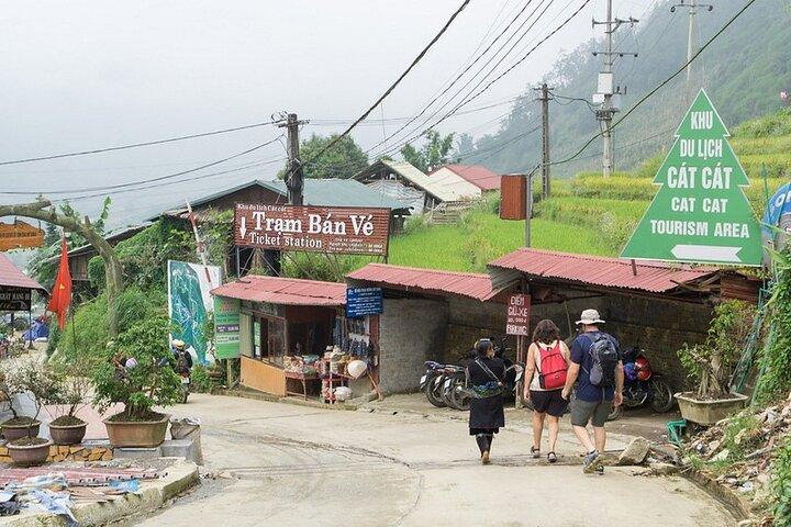 Sapa Private Trekking Through Rice Terraced Fields - 1Day