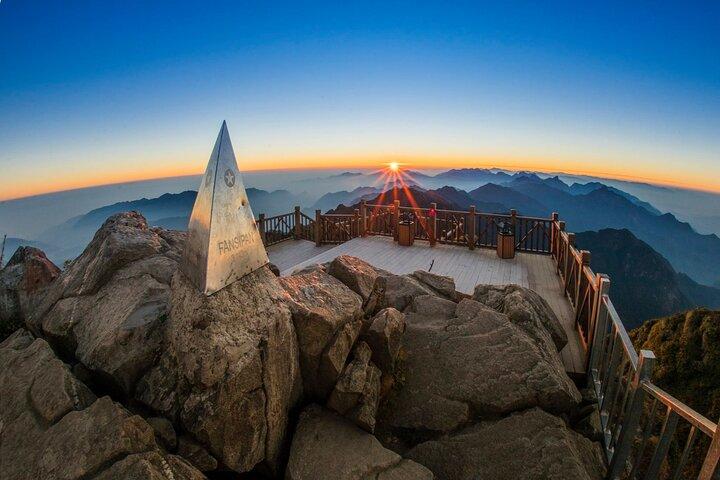 From Hanoi to Sapa and Fansipan Peak By Cable Car 2 Days 1 Night