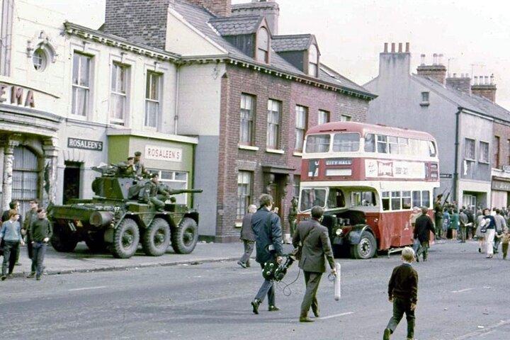 The Troubles Belfast Cab Tours: 2-hour Famous Black Taxi Tour