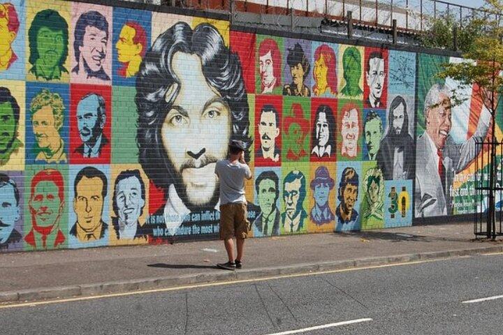 The Troubles Belfast Cab Tours: 2-hour Famous Black Taxi Tour