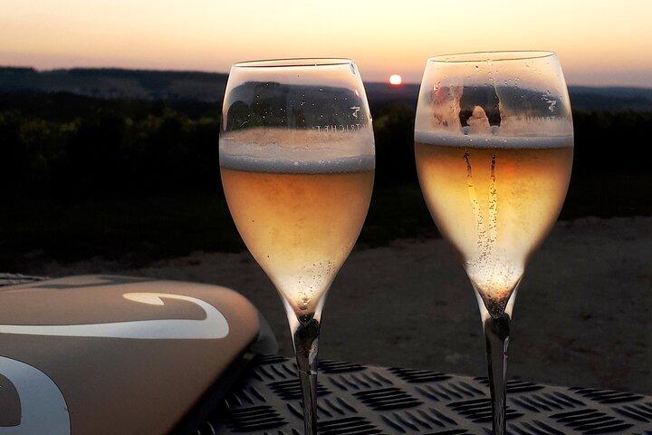 Sunset and champagne tasting in the vineyards