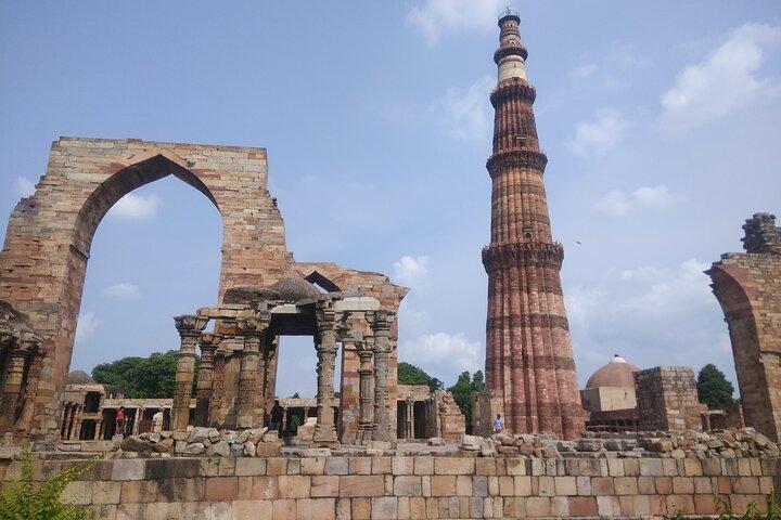 Half-Day Tour Of Qutb Minar, Humayun Tomb and Agrasen Ki Baoli