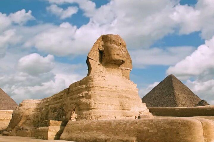 Full-Day Private Tour in Pyramids, Sphinx and Egyptian Museum
