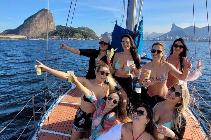 Sailing Tour with Open Bar
