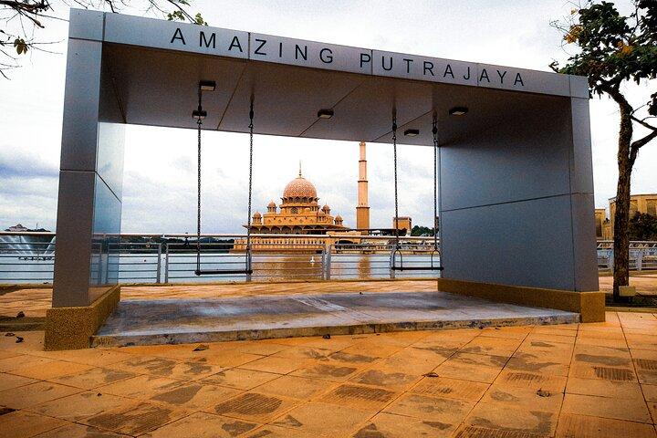 Private Kuala Lumpur City Tour Including Putrajaya & Batu Caves