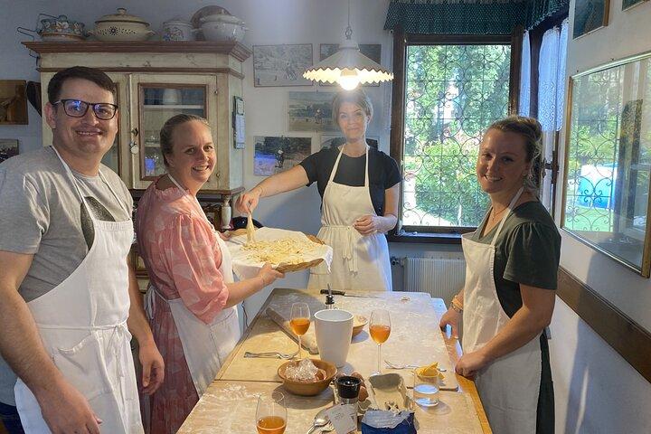 Cooking class in Tuscan Villa near Cortona