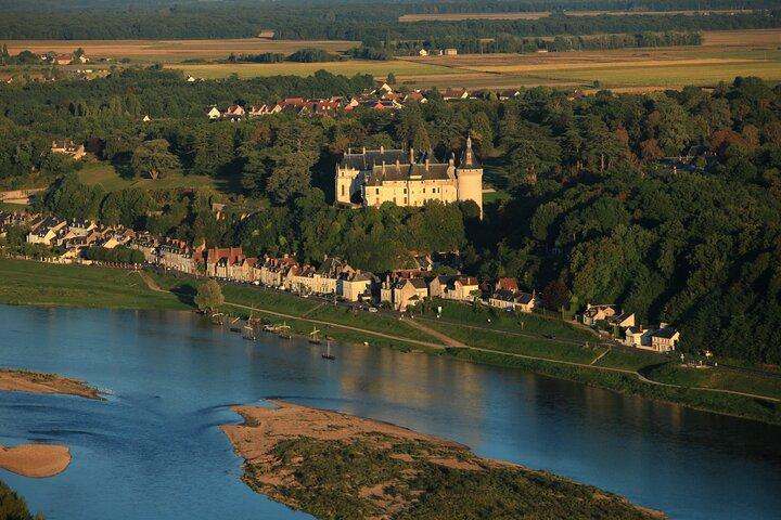 Private Chaumont and Chenonceau Castles visit from Tours