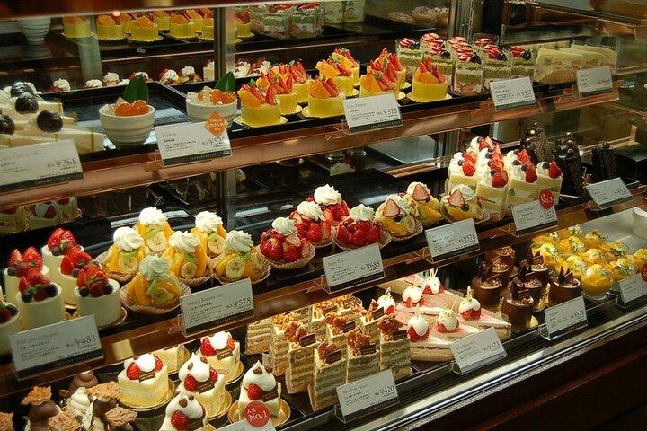 Kyoto Nishiki Market & Depachika: 2-hours Food Tour with a Local