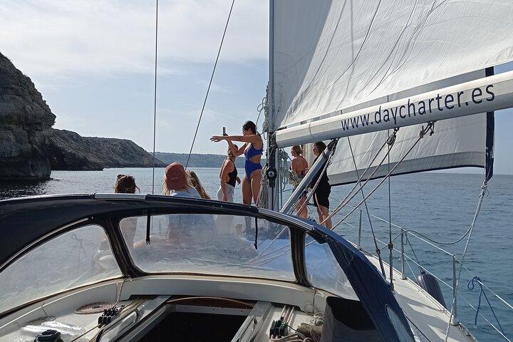 Palm: sailing boat, visit crystall water, tapas, 2 drinks..