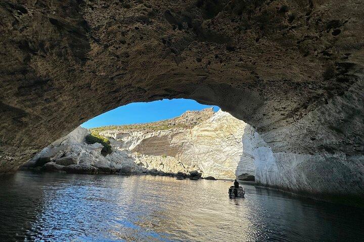 Half Day Private Boat Exoerience with Skipper in Milos
