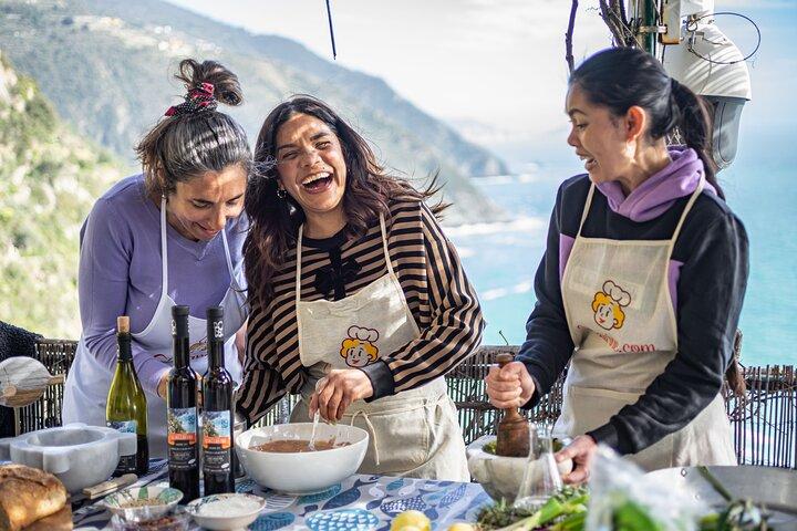 Cinque Terre: Gnocchi & Pesto Class with Seaview in Riomaggiore