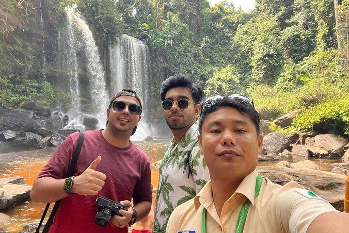 Kullen Waterfall Park with Small Group included entrance fee