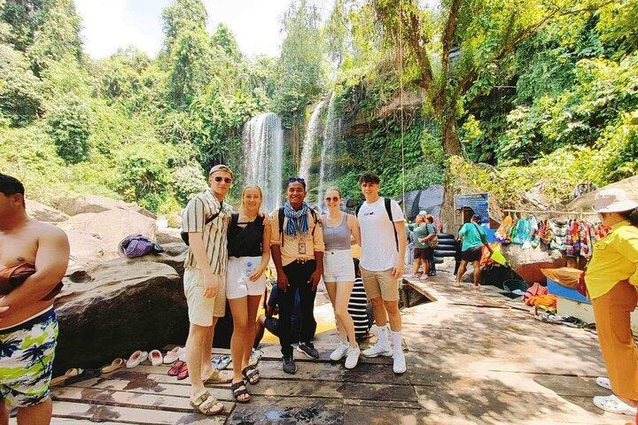 Kullen Waterfall Park with Small Group included entrance fee
