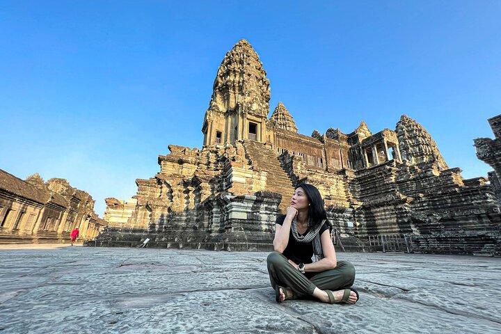 Angkor Wat Small Group Tour and Sunset with Lunch Included