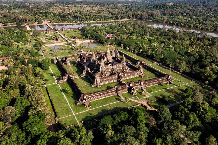 Vietnam and Cambodia at a Glance: 9-Day Discovery
