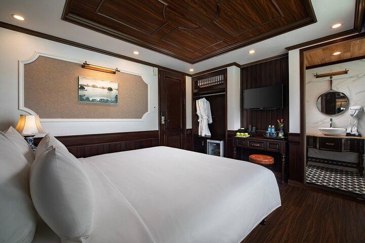 Luxury Overnight Cruises into Halong Bay and Lan Ha Bay
