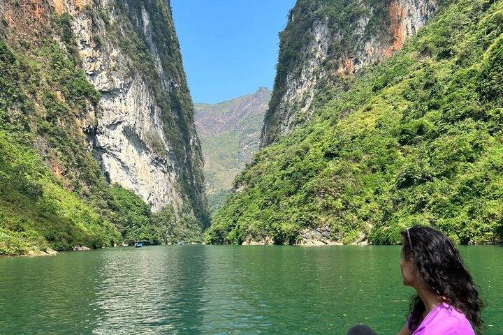 Guided Multi-2D/ 3D/ 4D Motorbike with JASMINE Tour in Ha Giang