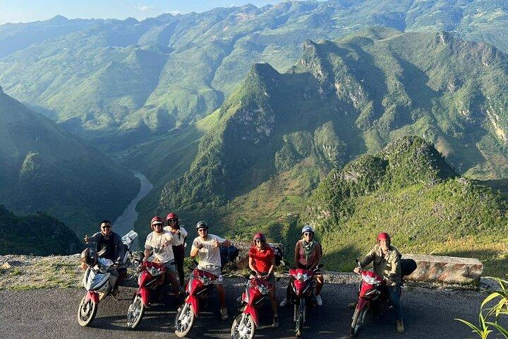 Guided Multi-2D/ 3D/ 4D Motorbike with JASMINE Tour in Ha Giang