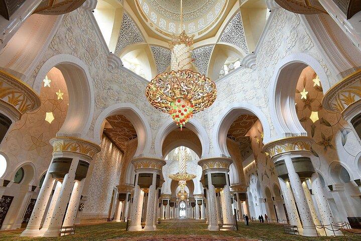 Abu Dhabi Day Trips With Buffet Lunch
