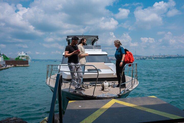 Small-Group 2 Hours Bosphorus Luxury Yacht Cruise in Istanbul