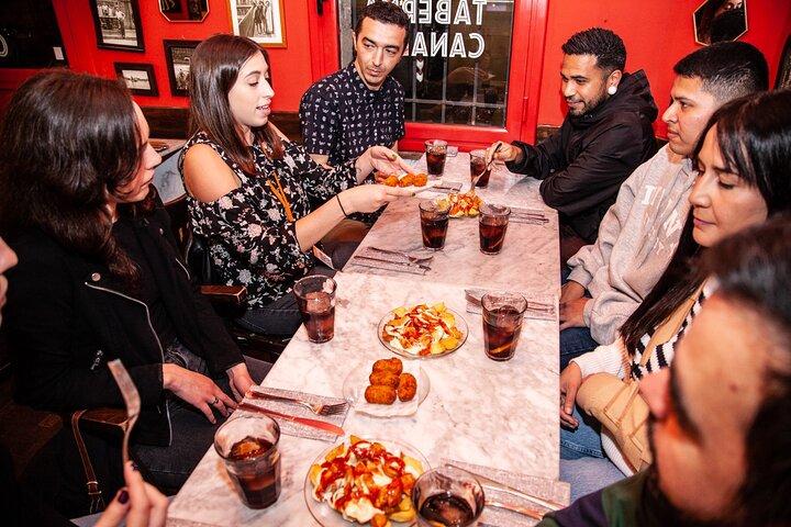 La Barceloneta Tapas & Wine & Drinks Tour in Barcelona