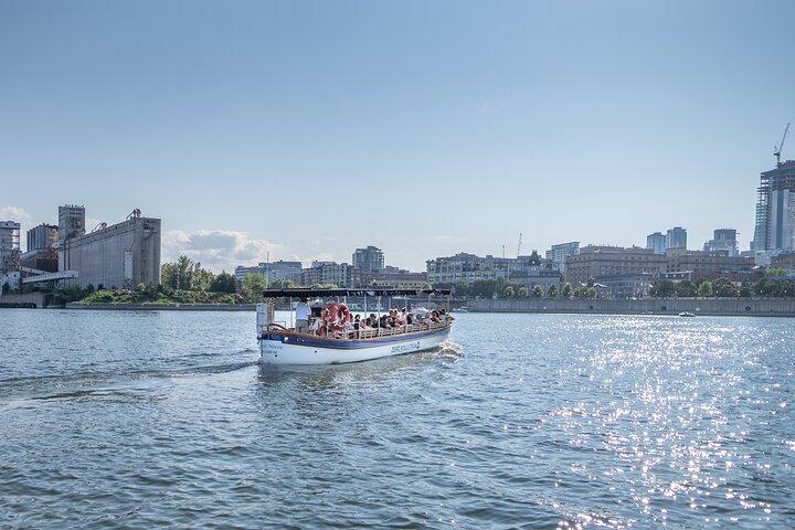 Montreal: Guided Electric Boat Cruise in Small Group